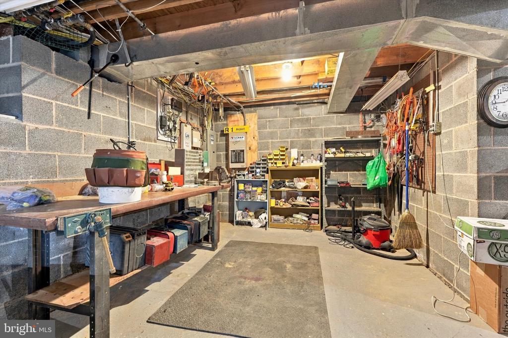 17 SPRINGHOUSE LANE Unit:           