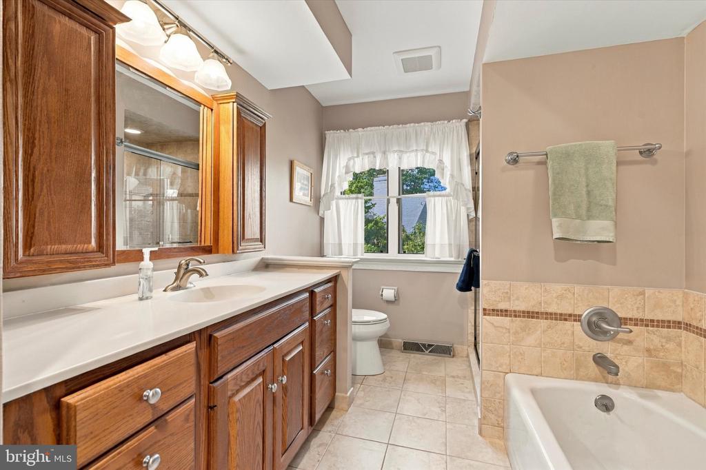 17 SPRINGHOUSE LANE Unit:           