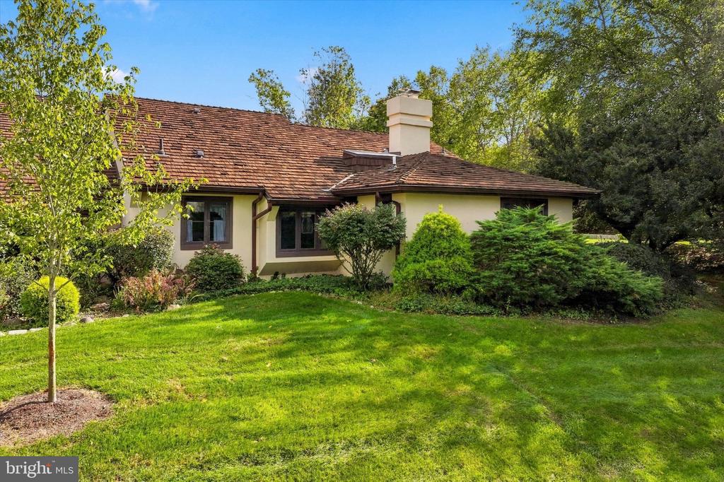 17 SPRINGHOUSE LANE Unit:           