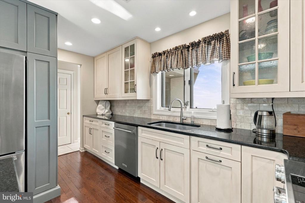 17 SPRINGHOUSE LANE Unit:           