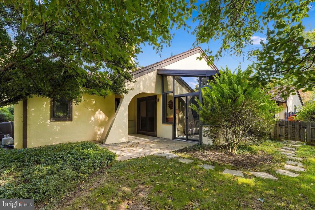 17 SPRINGHOUSE LANE Unit:           