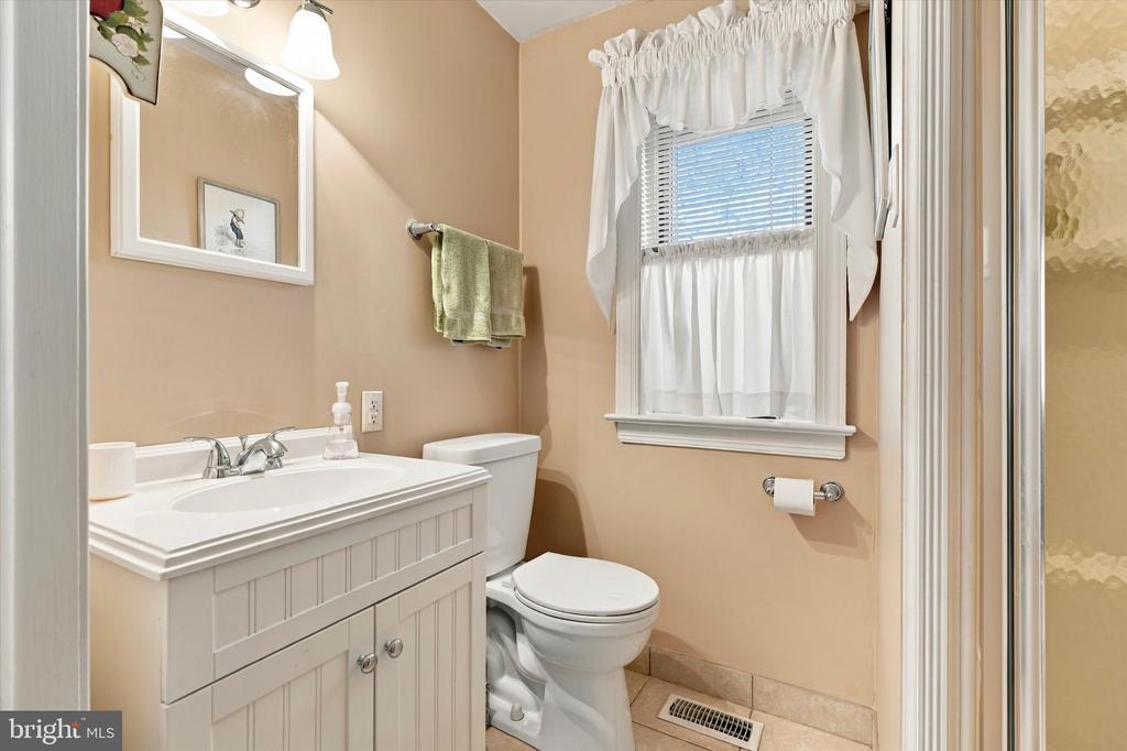 17 SPRINGHOUSE LANE Unit:           