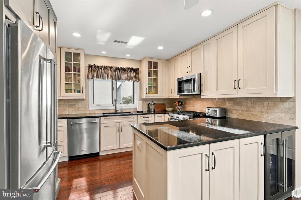 17 SPRINGHOUSE LANE Unit:           