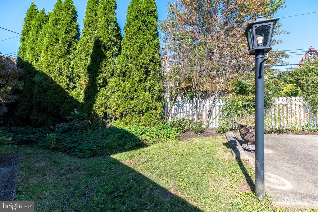 460 RENFREW AVENUE