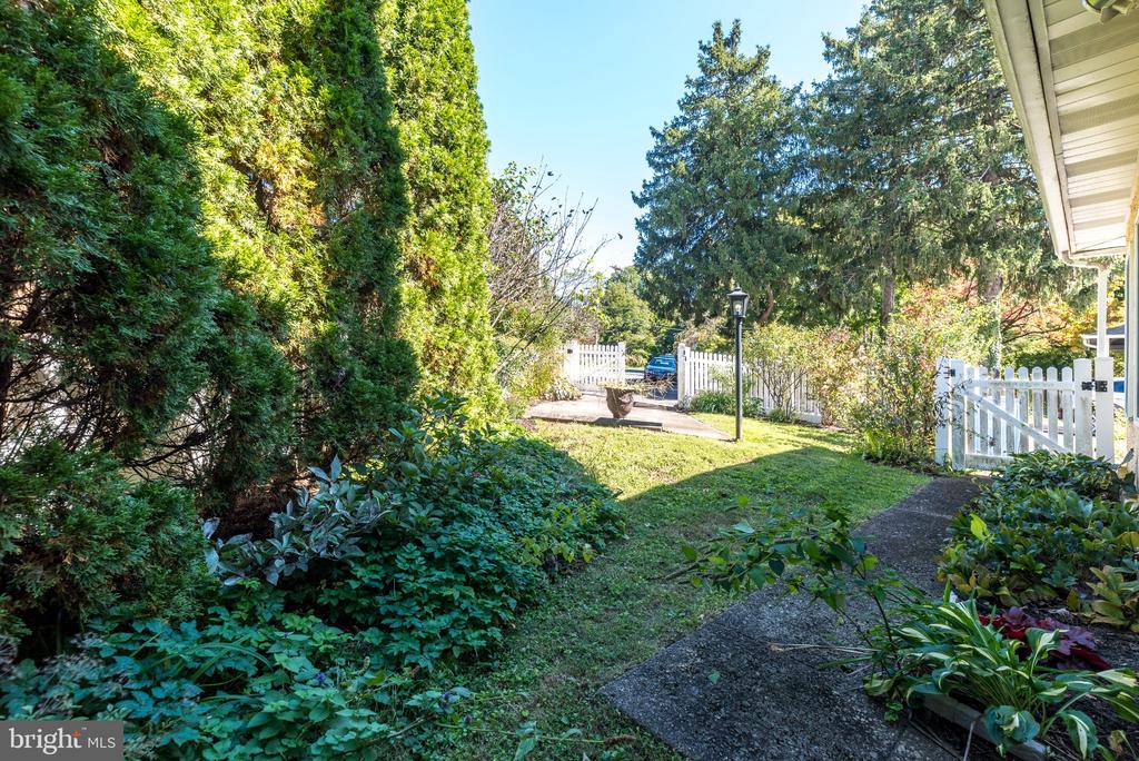 460 RENFREW AVENUE