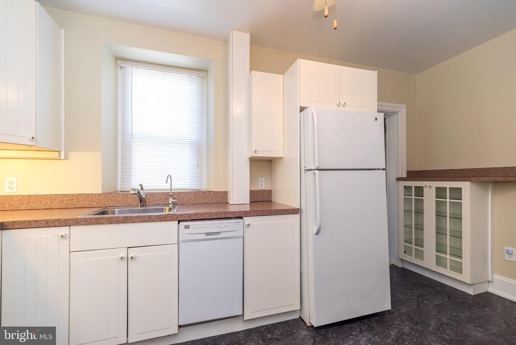 460 RENFREW AVENUE