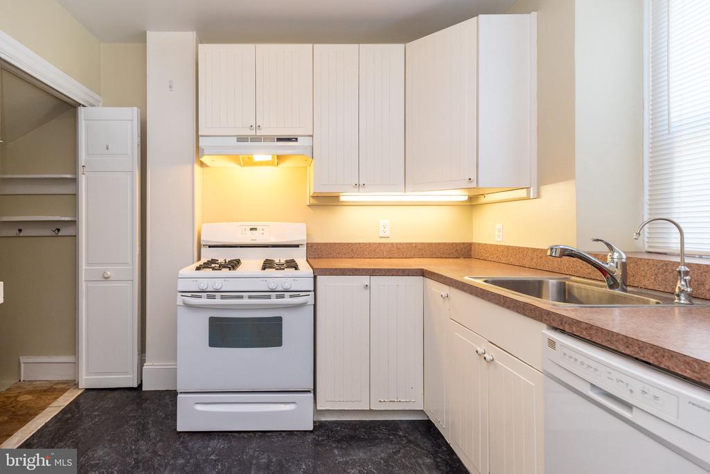 460 RENFREW AVENUE
