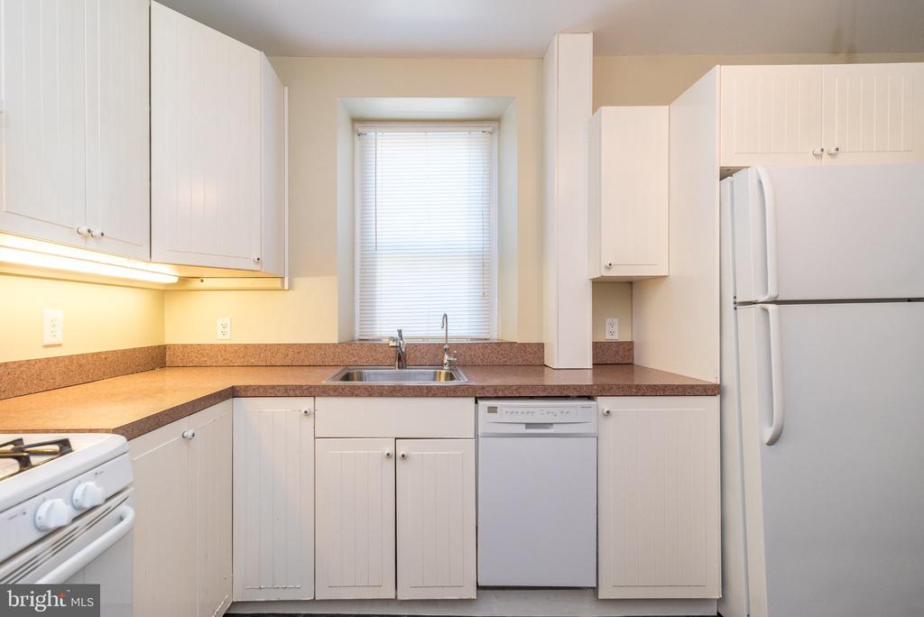 460 RENFREW AVENUE