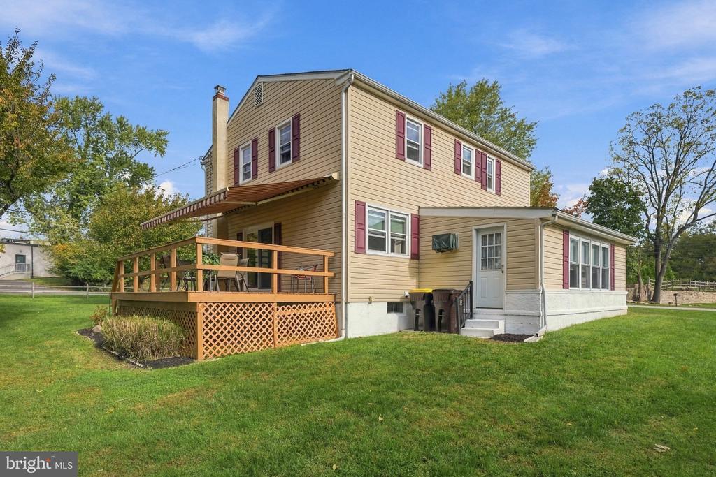 902 VALLEY ROAD