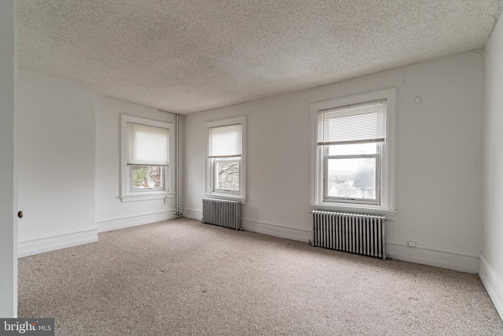 159 JOSEPHINE AVENUE Unit: 2N