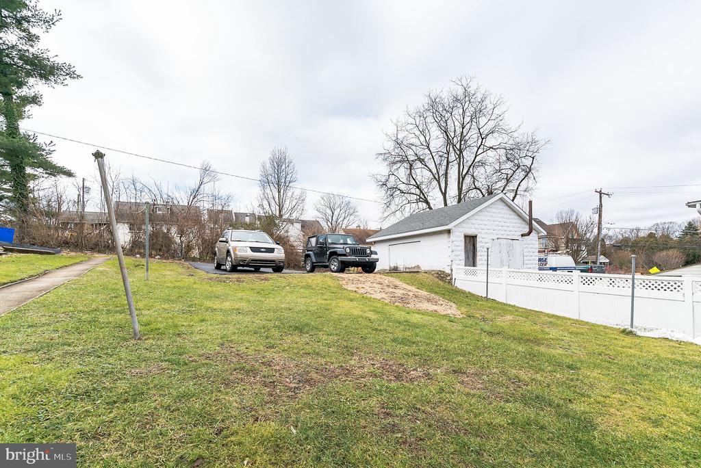 159 JOSEPHINE AVENUE Unit: 2N