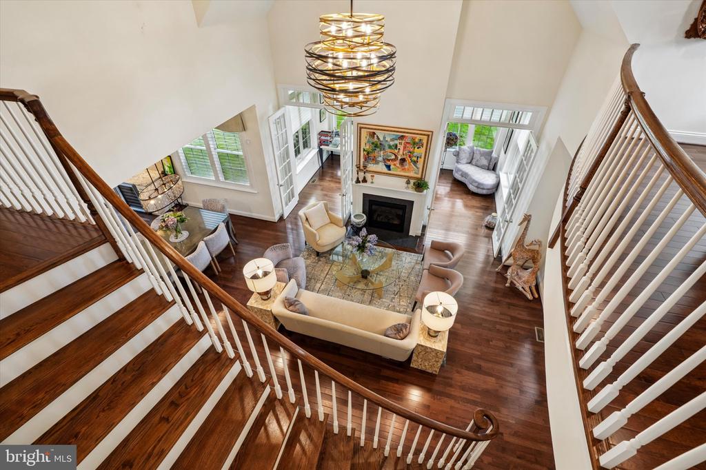 6060 CREEKSIDE DRIVE