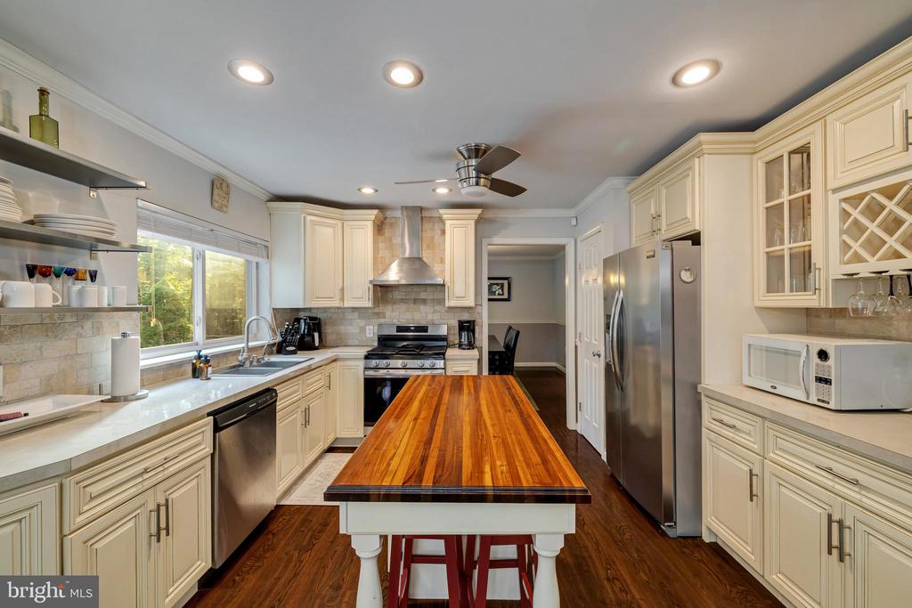 463 Maxatawny Dr