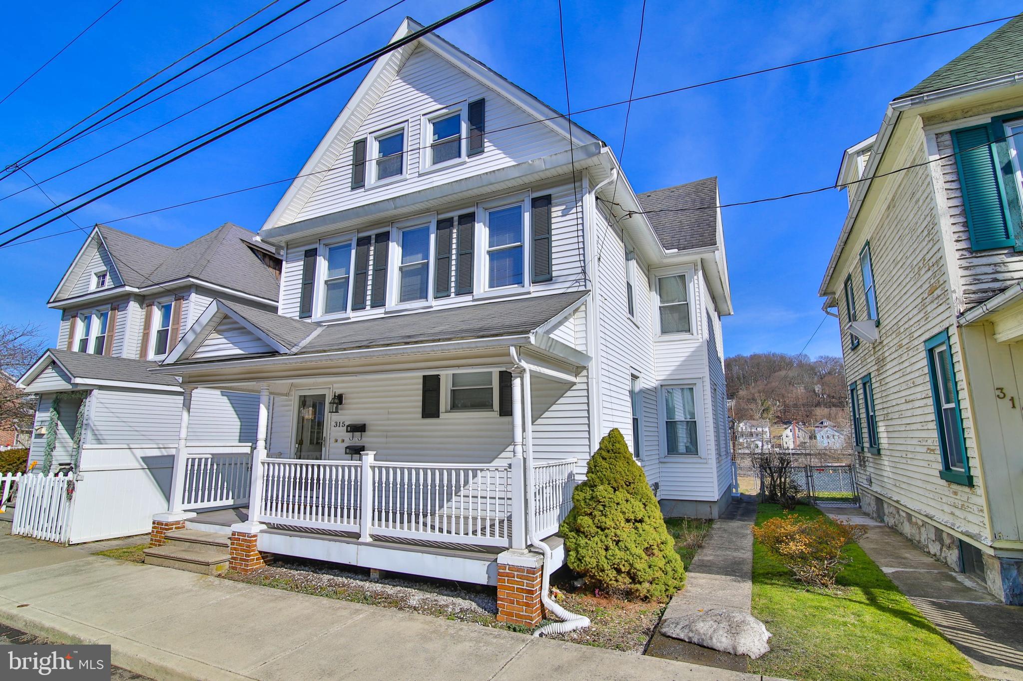 315 S 2nd St