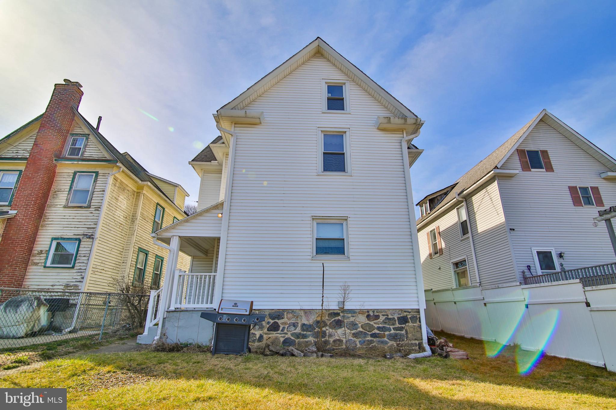315 S 2nd St