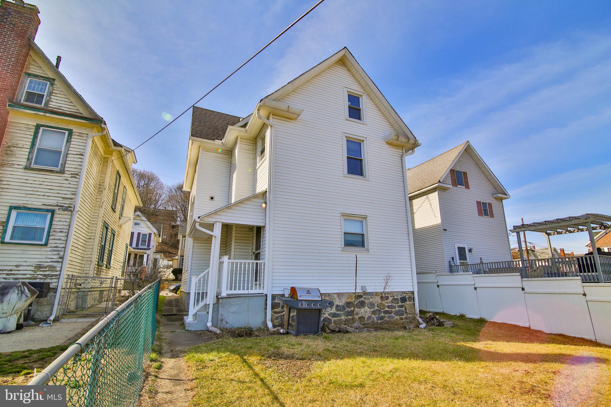 315 S 2nd St