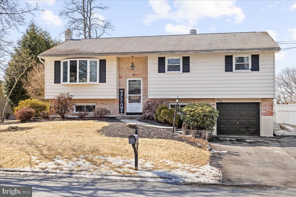 3308 Bridlepath Rd