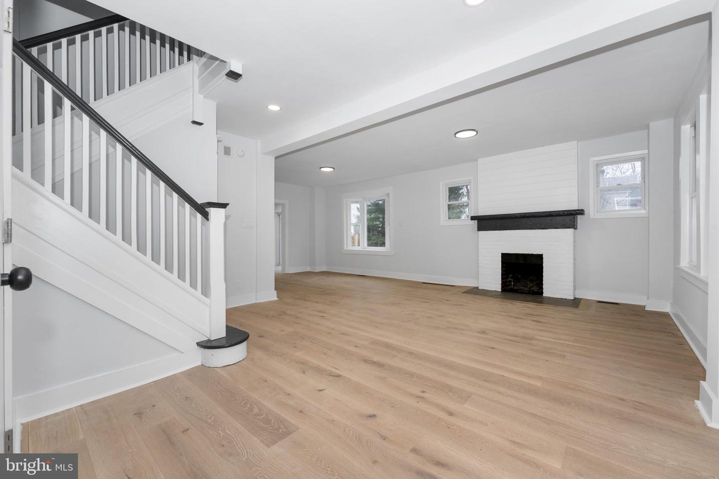 7508 Newland