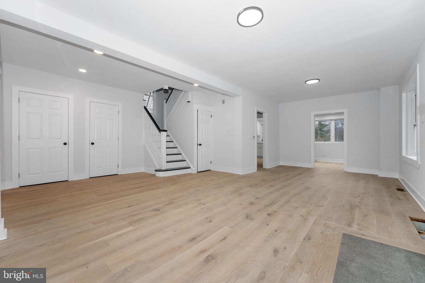 7508 Newland