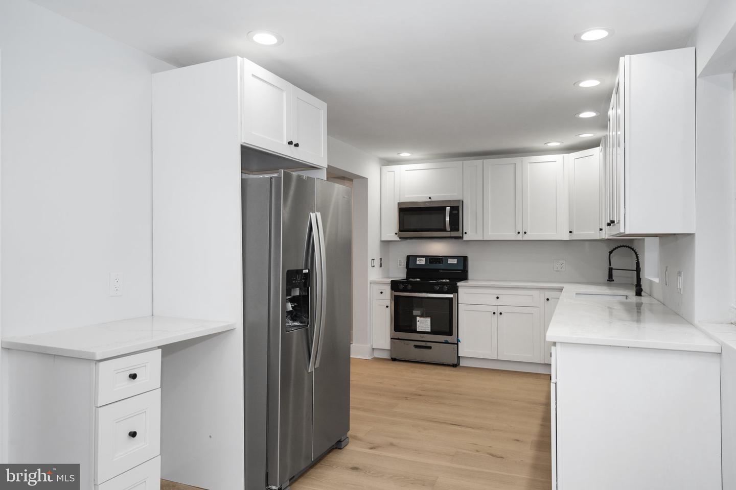 7508 Newland