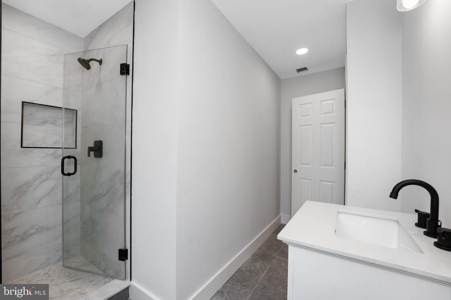 7508 Newland