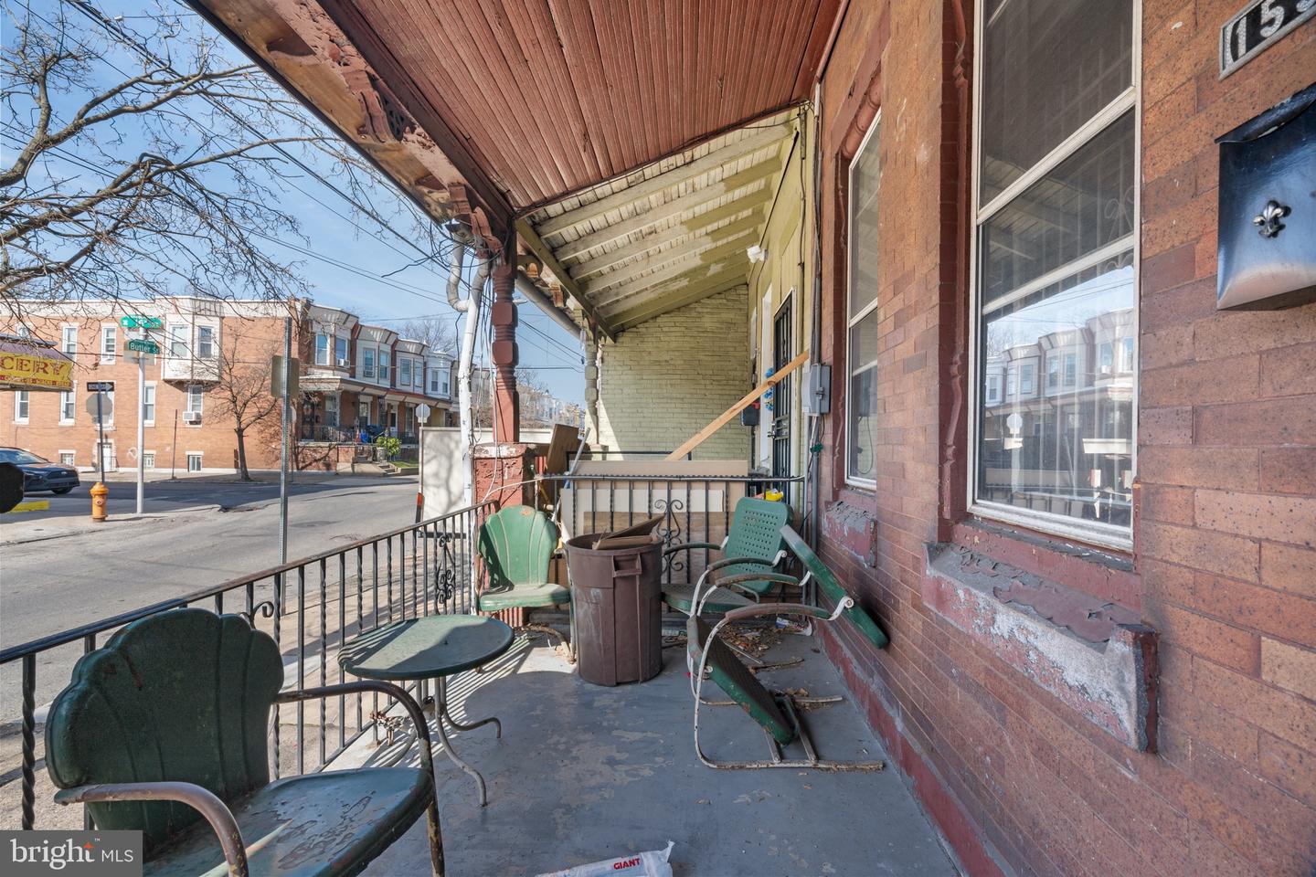 1537 W Butler St