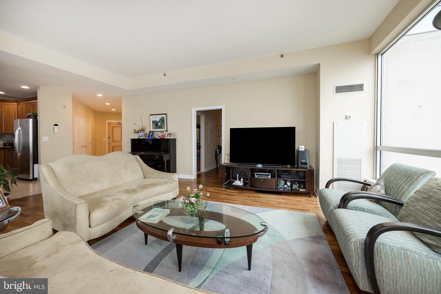 901 N Penn St #R2201