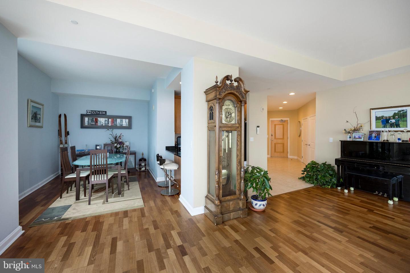 901 N Penn St #R2201