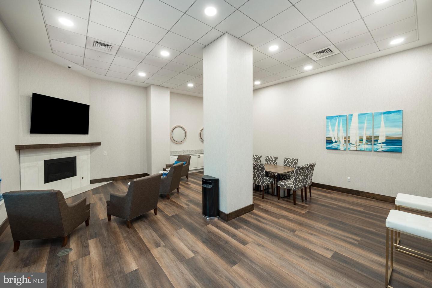 901 N Penn St #R2201
