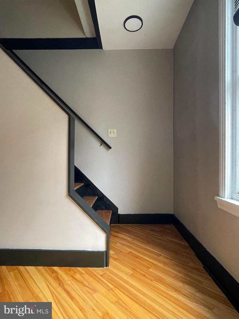 2201 E Thompson St #2nd Floor