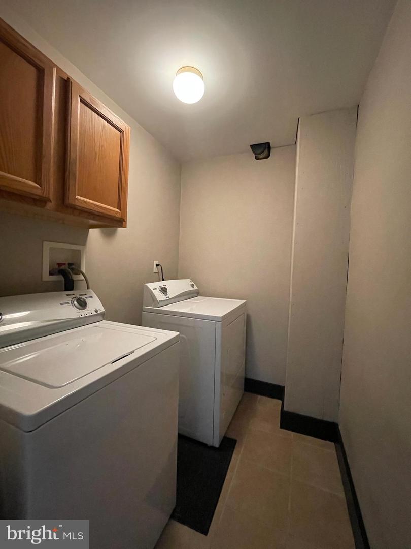 2201 E Thompson St #2nd Floor