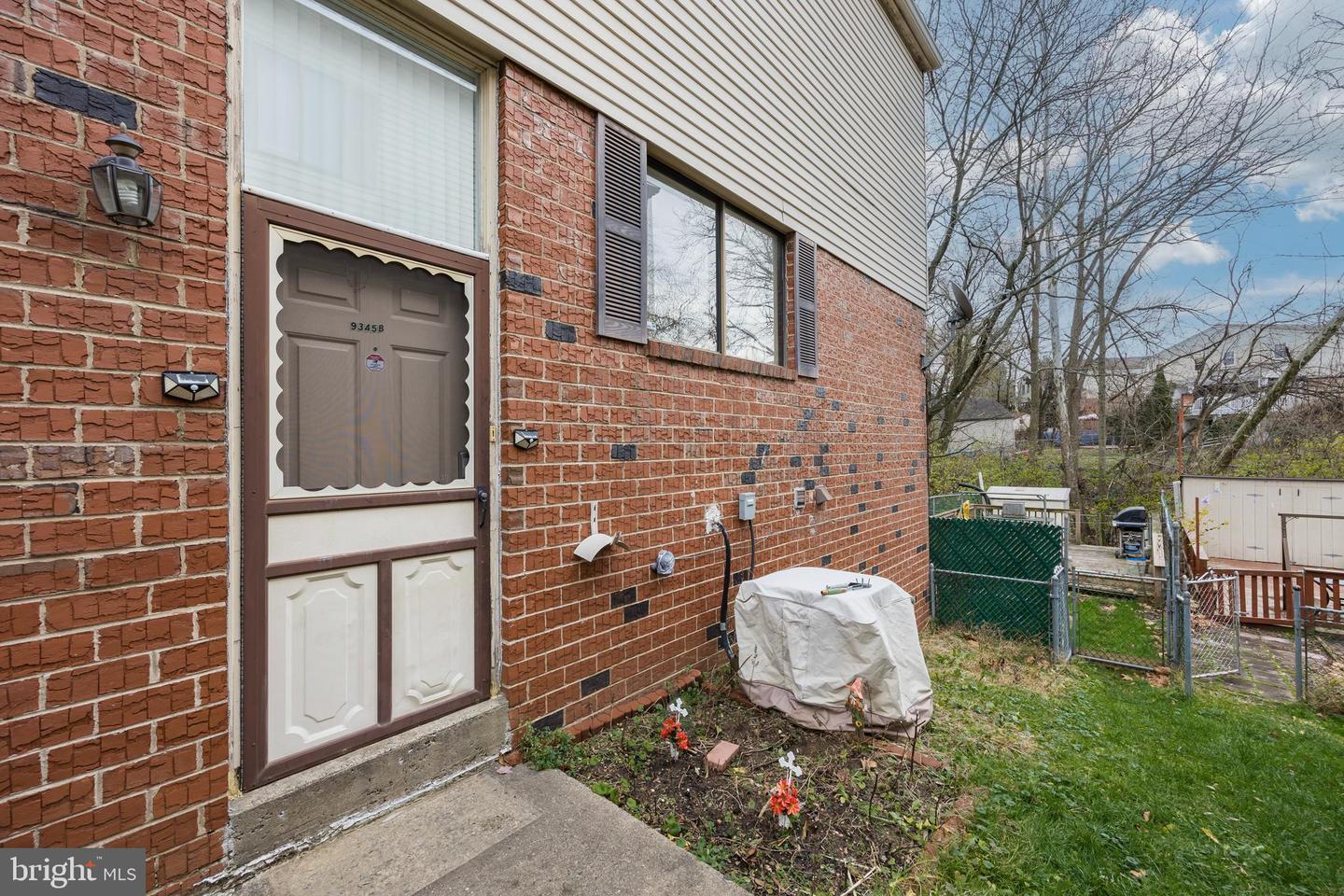 9345 Jamison Ave #B
