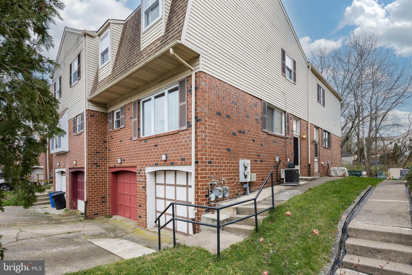 9345 Jamison Ave #B