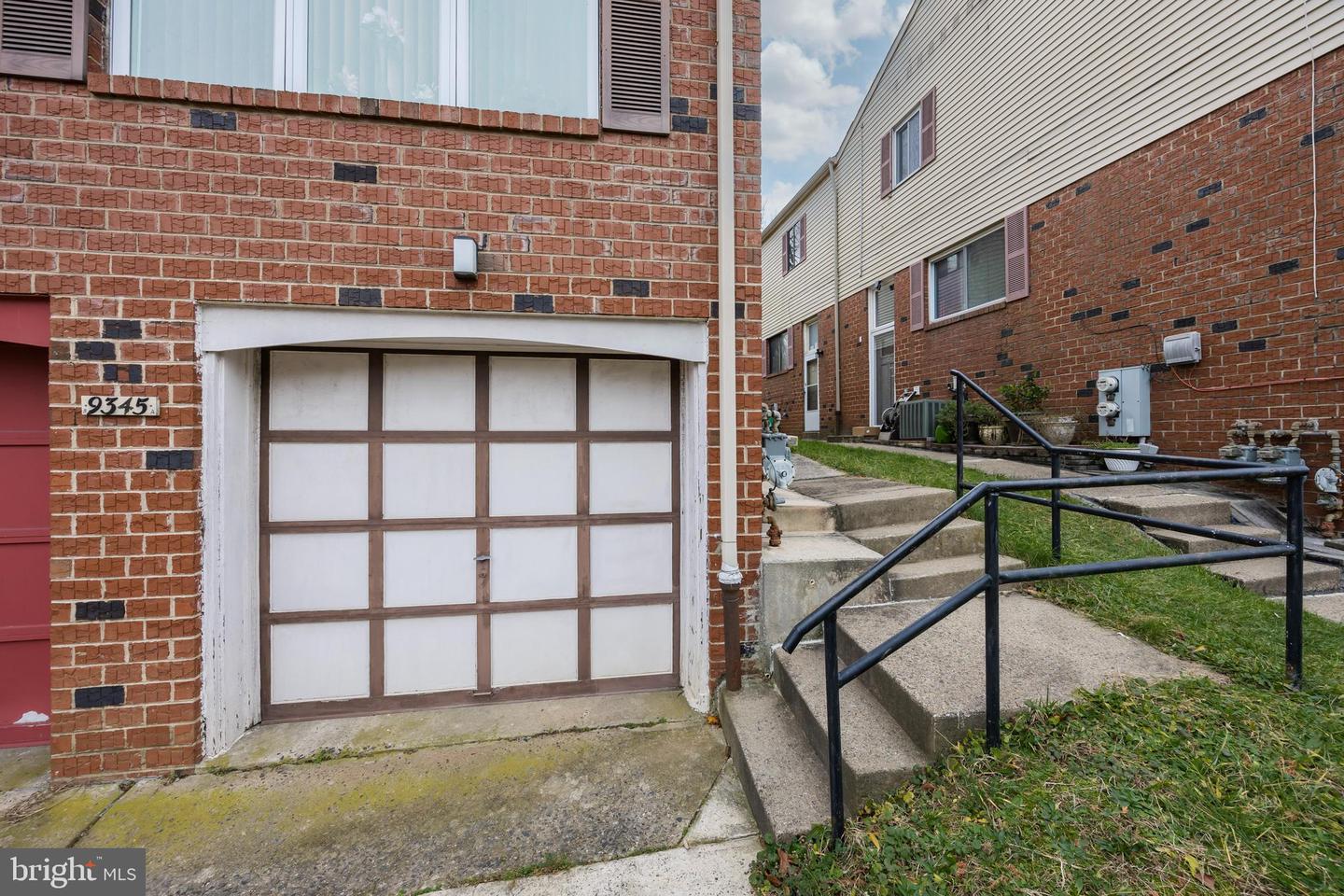 9345 Jamison Ave #B