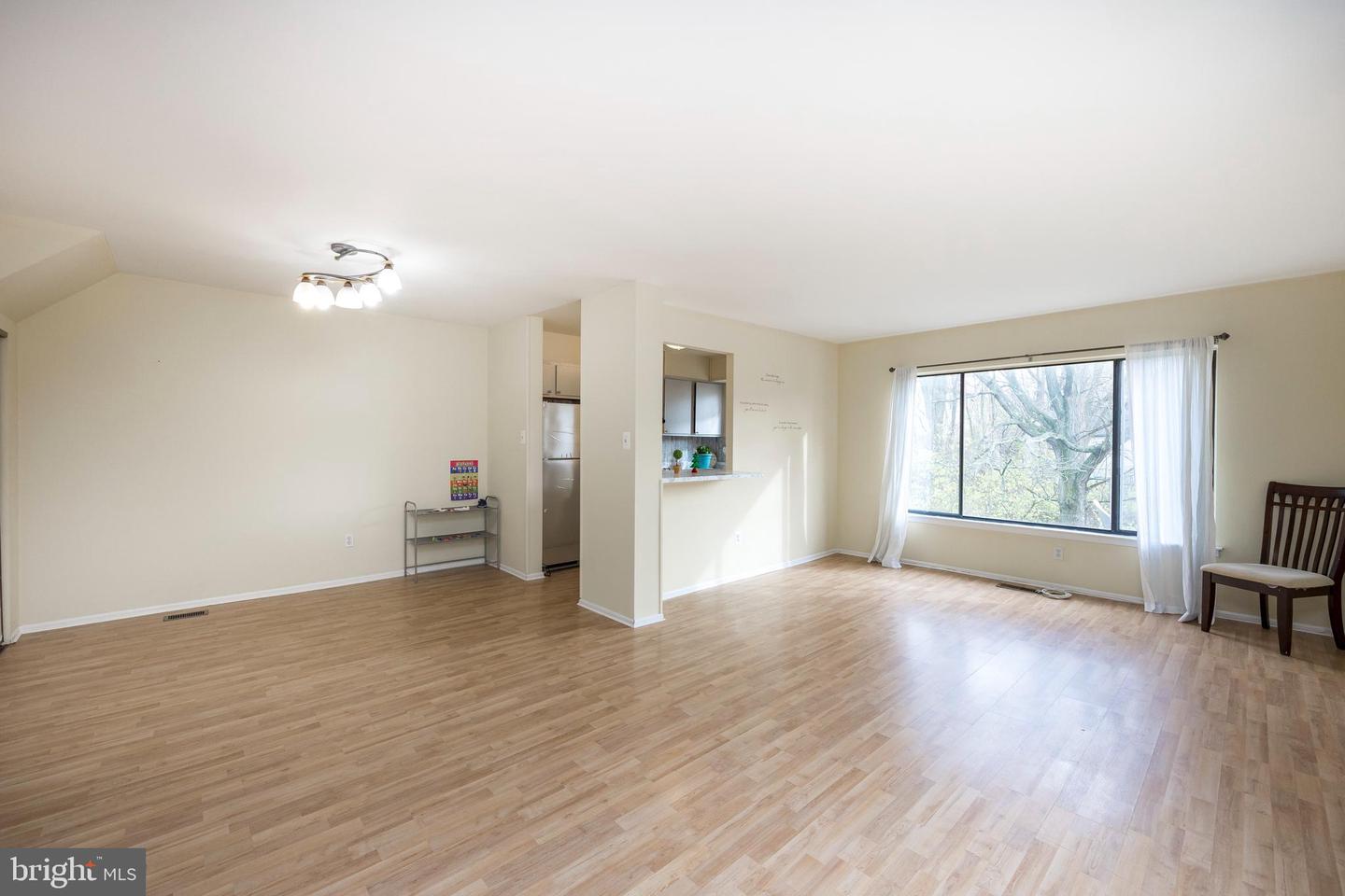9345 Jamison Ave #B