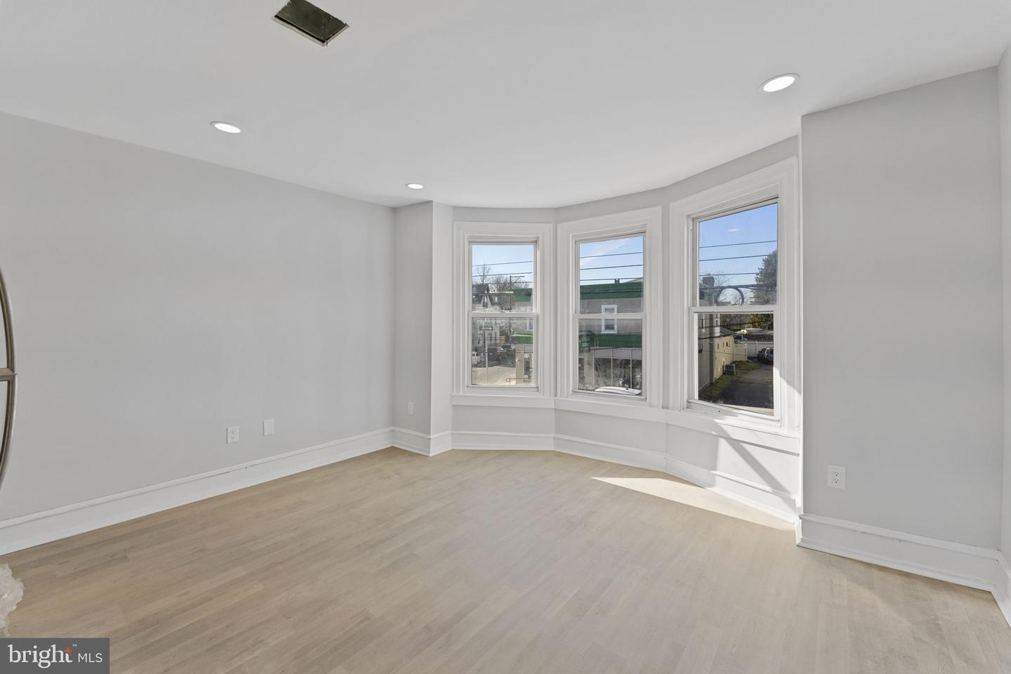 7703 Ridge Ave #2