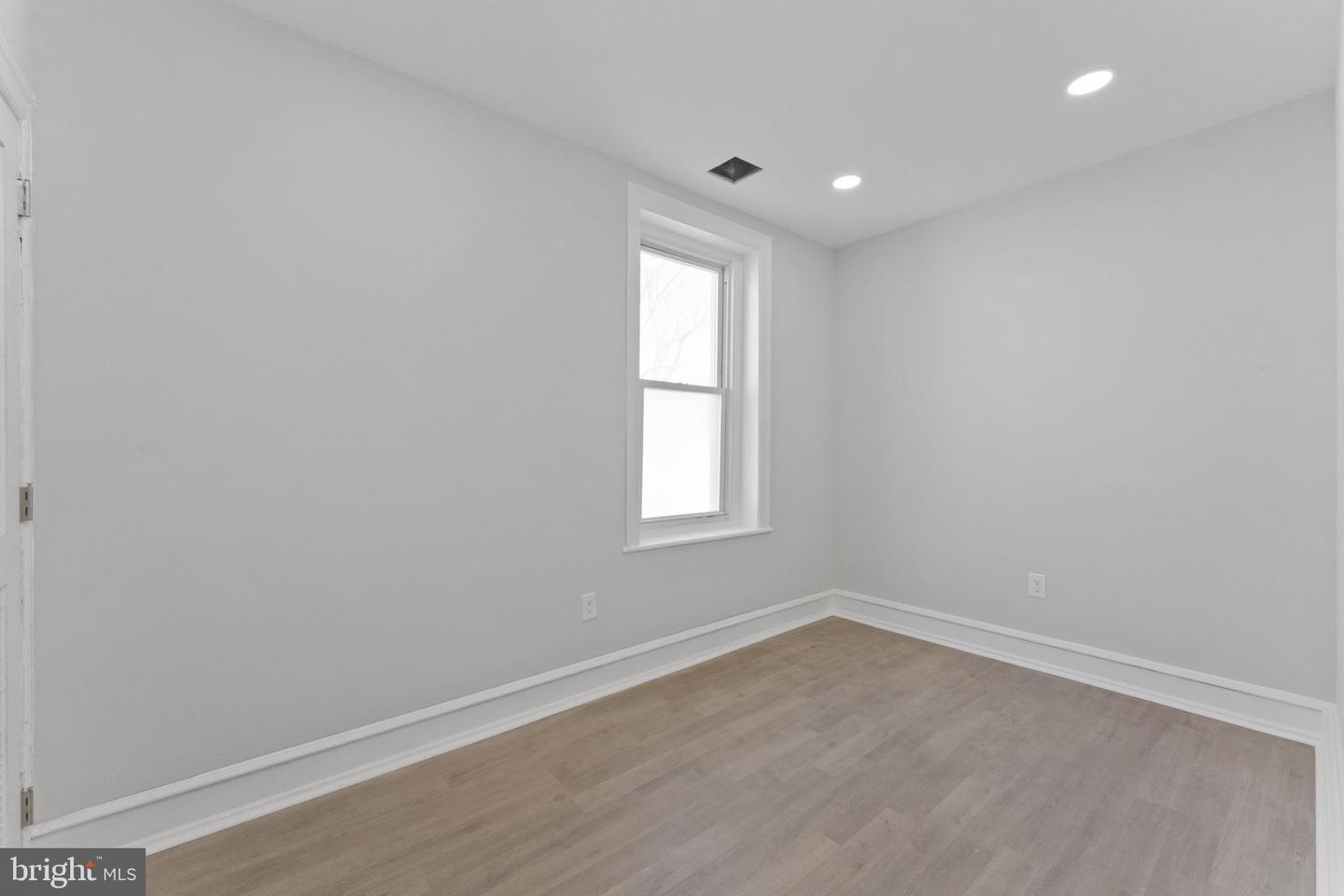 7703 Ridge Ave #2