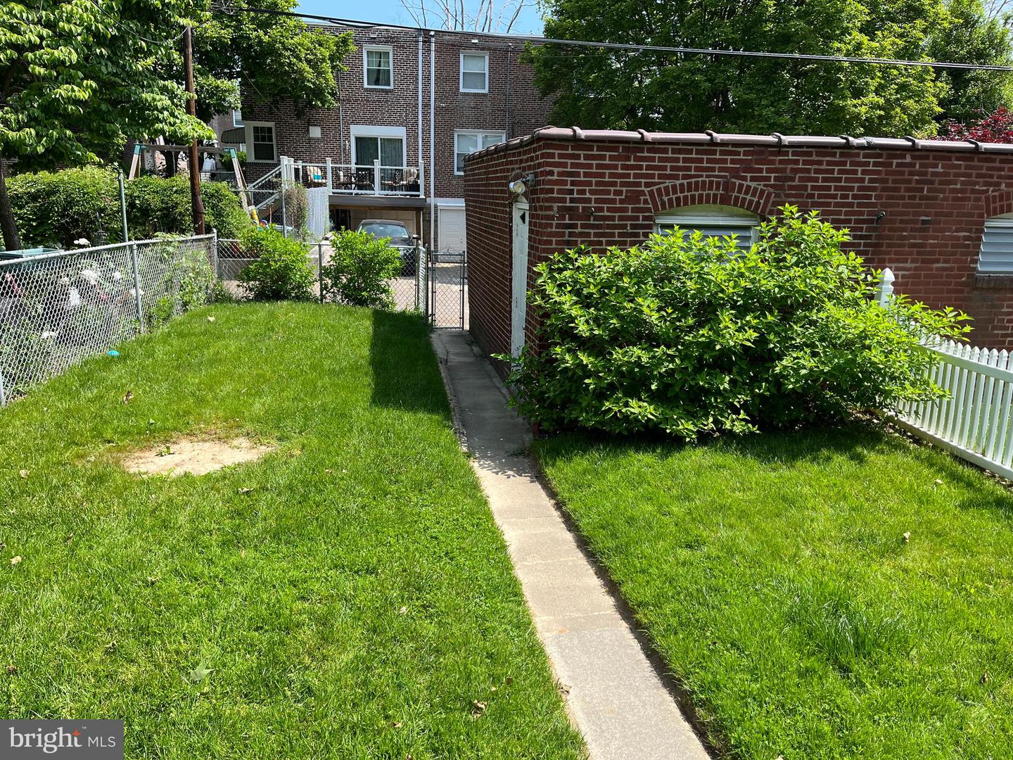 715 Longshore Ave