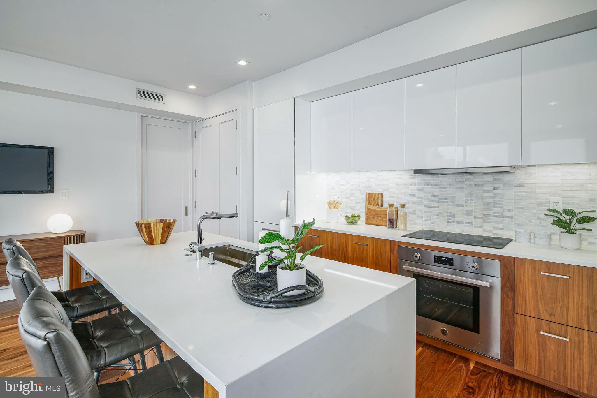 621-23 S 24th St #309