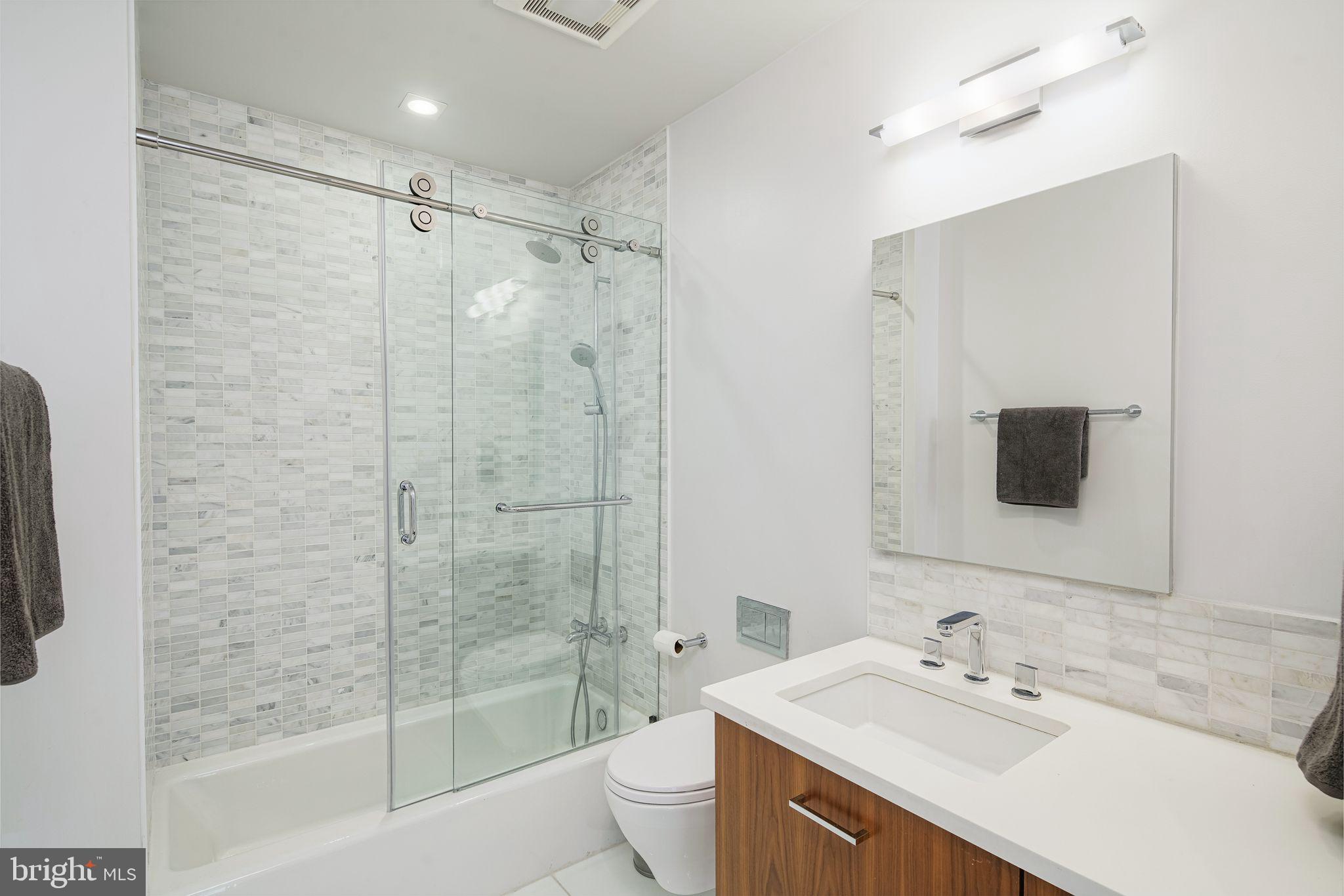 621-23 S 24th St #309