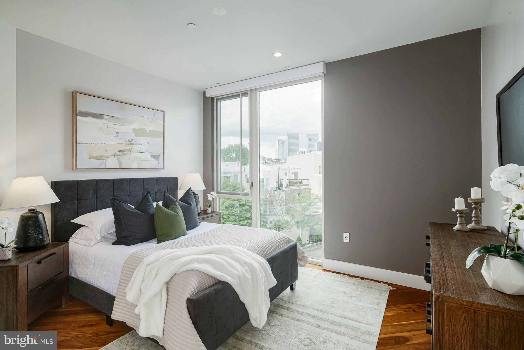 621-23 S 24th St #309