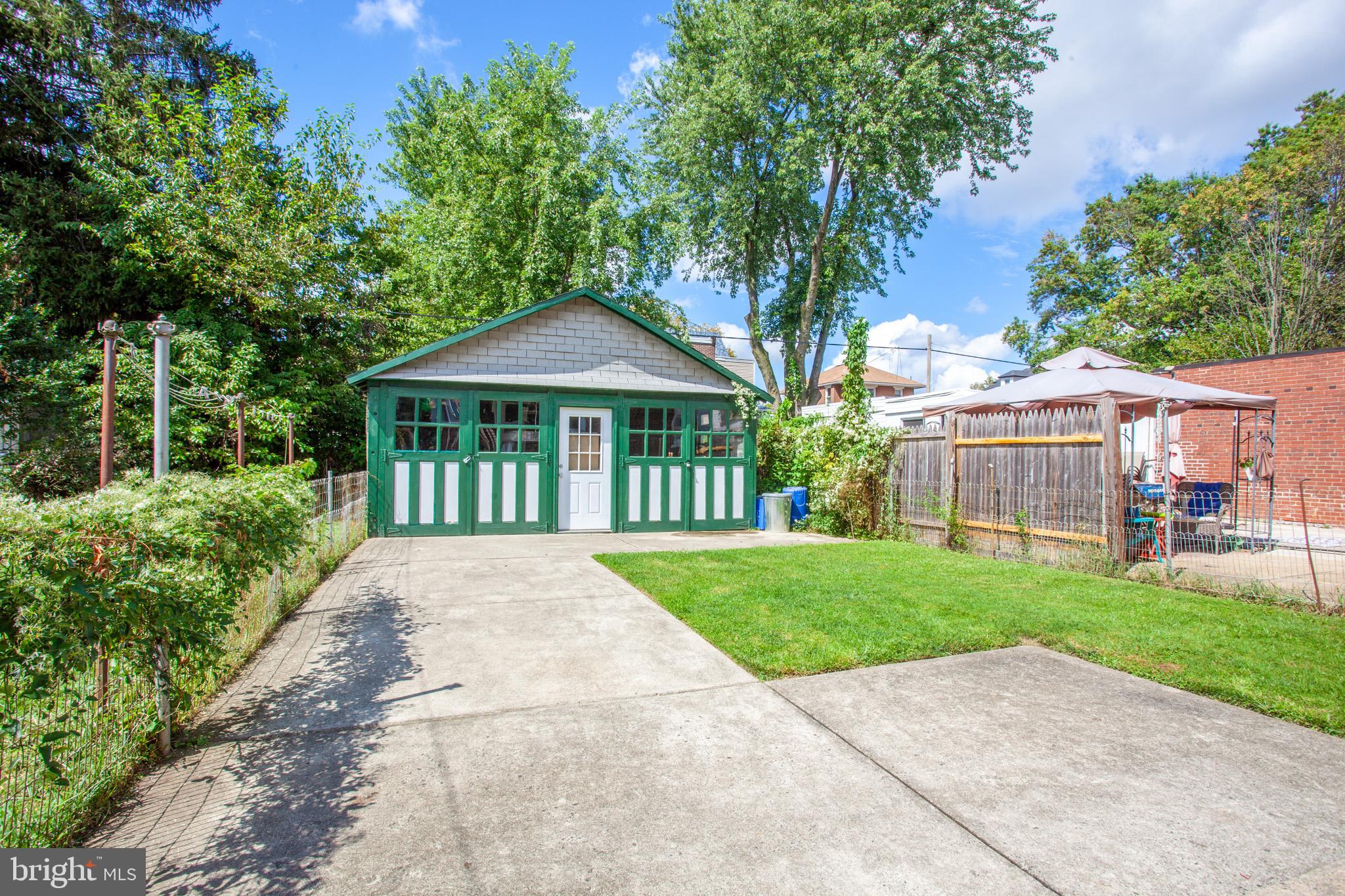 7226 Lawndale Ave