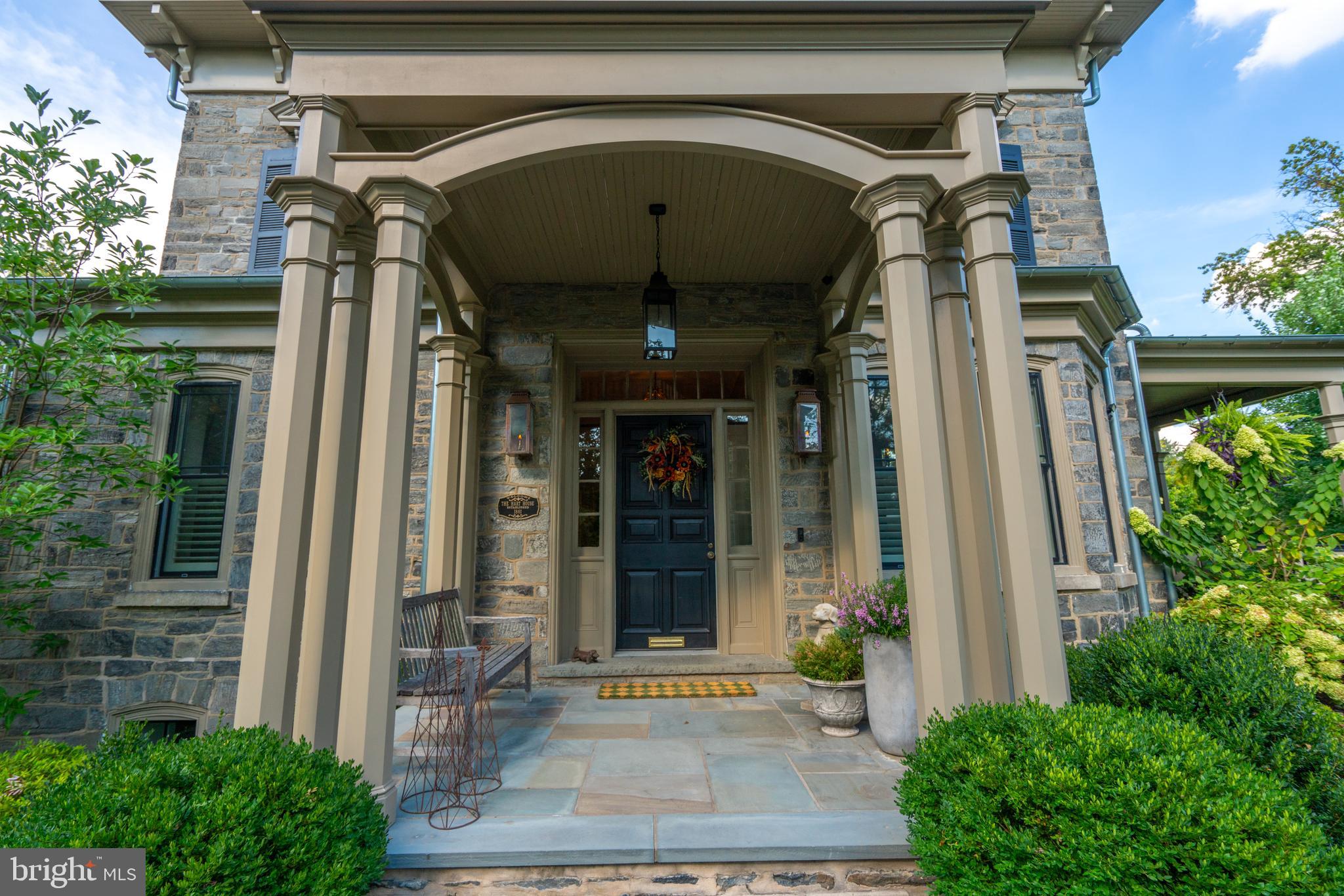 17 Summit St