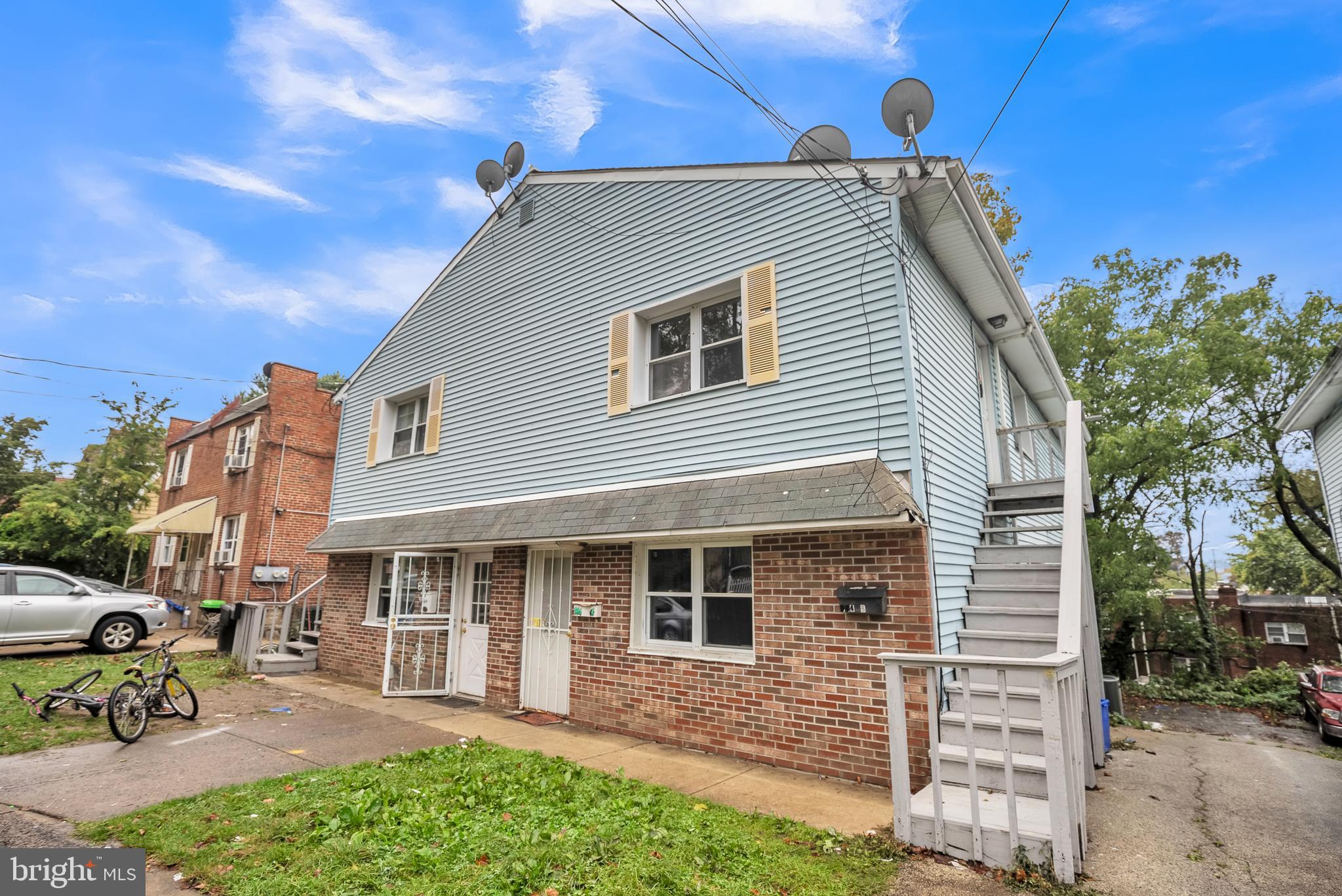 204 Robbins St