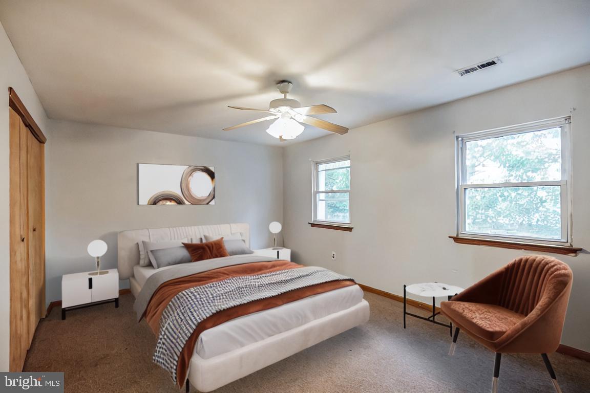 204 Robbins St