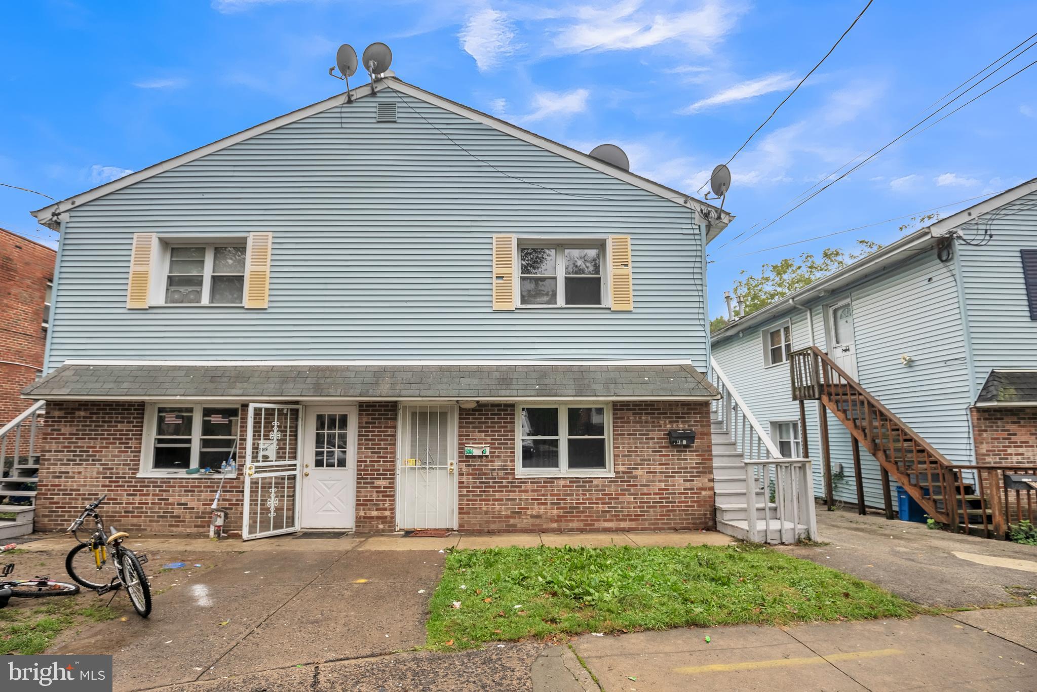 204 Robbins St
