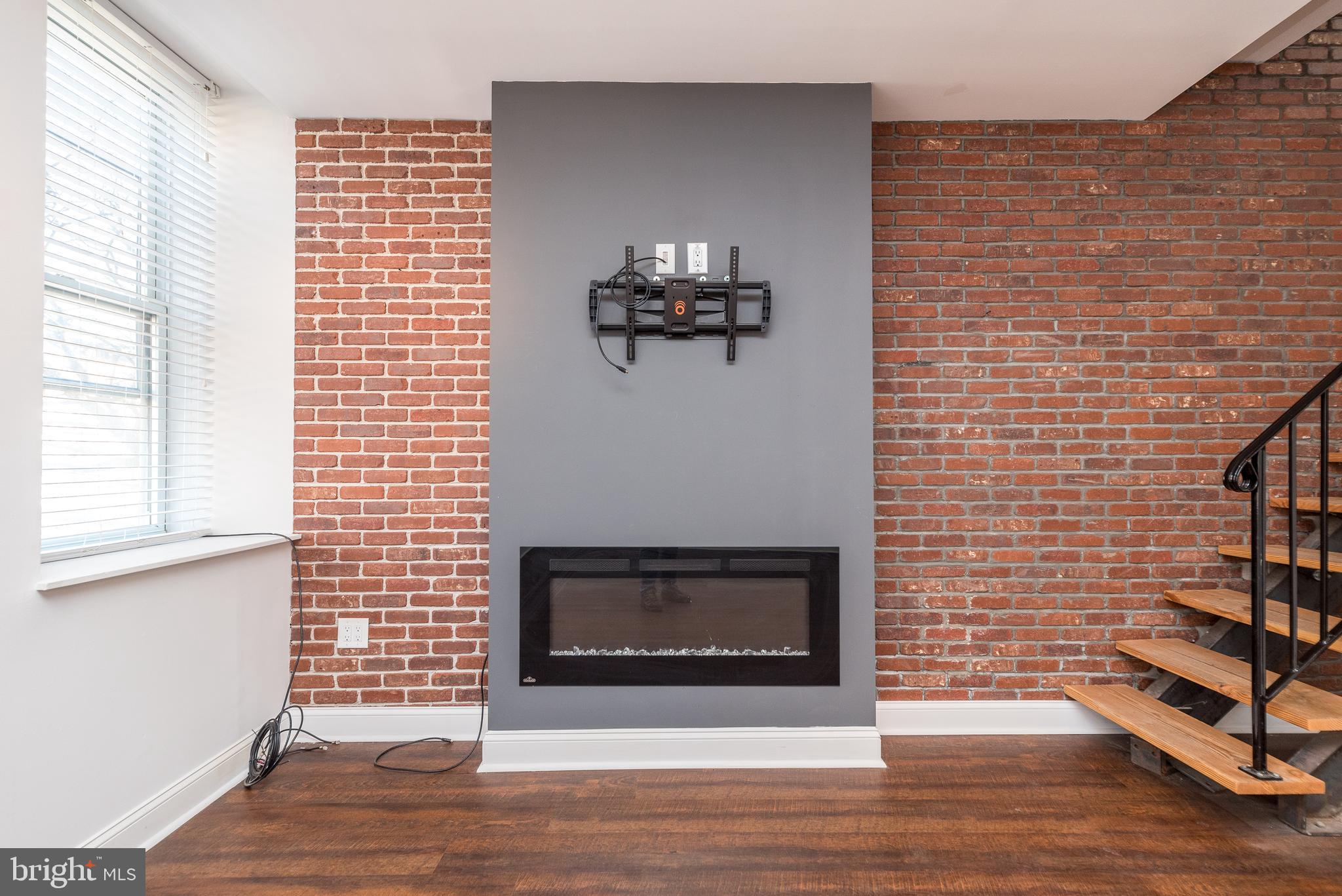 4228 Main St