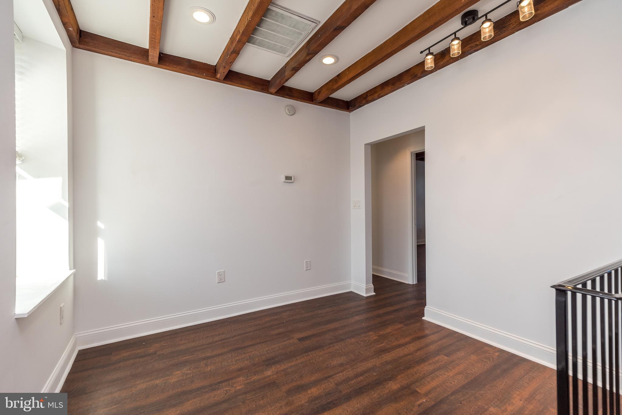 4228 Main St