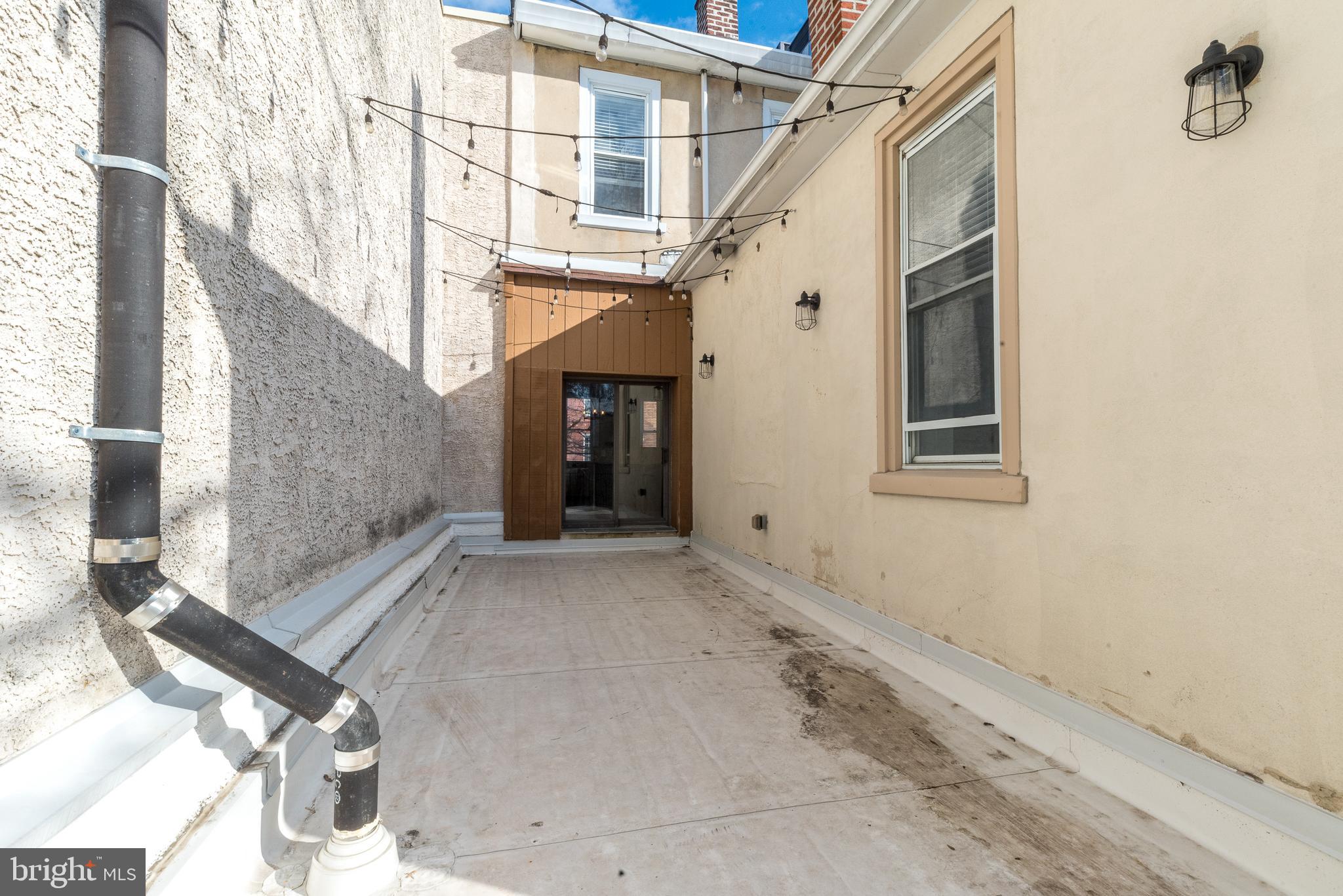 4228 Main St