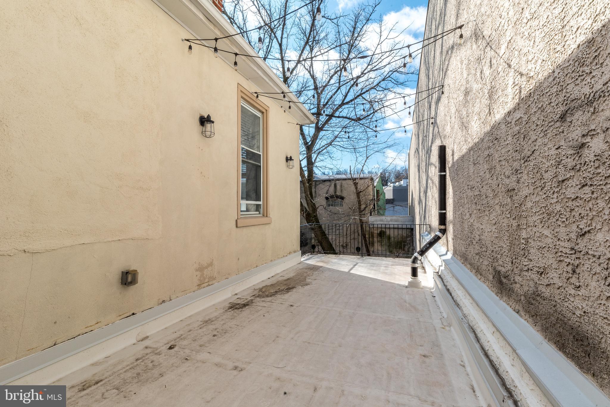 4228 Main St